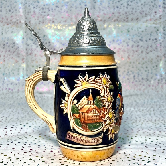 Vintage German Decorative Beer Stein W/ Lid - Three Men w/ Pipes - Picture 3 of 11